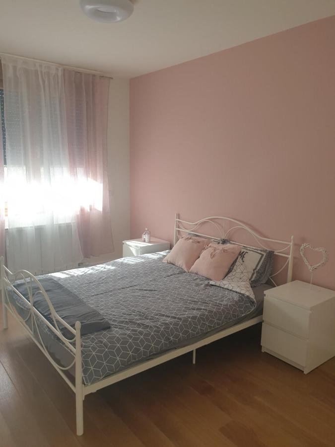 Apartment Mona Belgrade Exterior photo